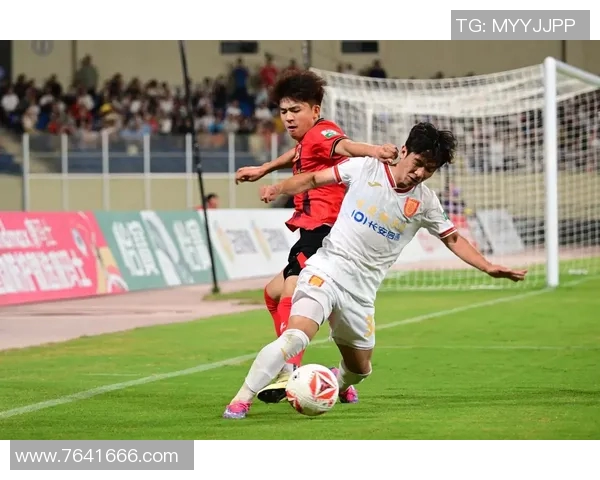 赛后分析：上海足球队与重庆足球队球员个人能力对比及表现评估