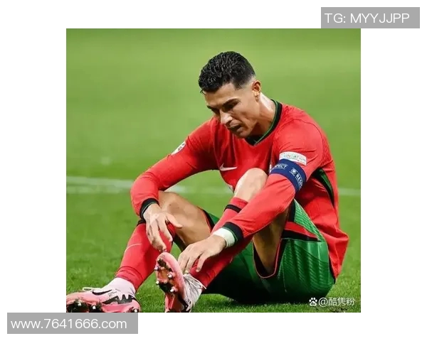 超越身高限制的足球传奇2米多足球明星的辉煌与挑战